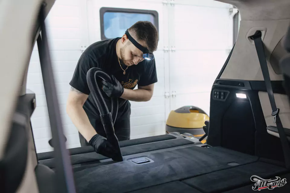 Заменили на BMW X7 Bowers & Wilkins: выполнили комплексную шумоизоляцию салона и построили новую акустическую систему!